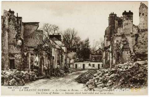 La rue de Soissons en ruines (Reims)